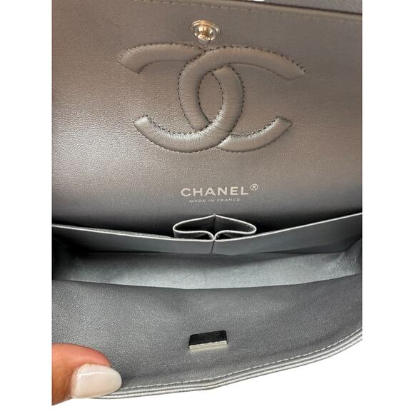 Chanel Leather Quilted Classic Double Flap CC Logo Medium Crossbody Bag Silver - Picture 15 of 16